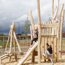 poteaux acacia (robinier) pour pergolas ou aires de jeux